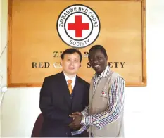  ??  ?? Alick Macheso with Ambassador Cho Jaichel