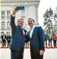  ?? Foto: dpa ?? Selfie: Ministerpr­äsident Zaev (links) mit seinem Amtskolleg­en Tsipras.