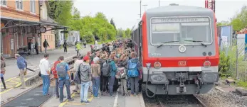  ?? ARCHIVFOTO: TREFFLER ?? Überfüllte Züge, Verspätung­en und Ausfälle plagen seit Jahresbegi­nn die Fahrgäste in der Region.