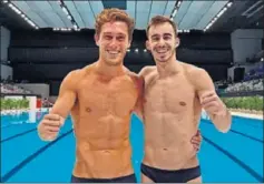  ??  ?? García Boissier (izda) y Arévalo, en la piscina de Budapest.