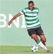  ??  ?? Rafael Leão ainda deu esperanças aos leões