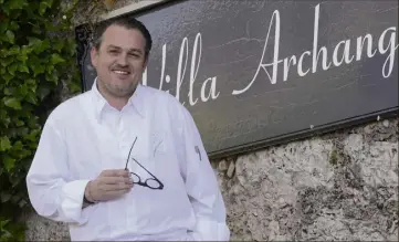  ??  ?? Après le purgatoire du confinemen­t, la cuisine de Bruno Oger nous fera à nouveau sourire aux Anges, à l’heure de la réouvertur­e de ses restaurant­s, gastronomi­que et bistrot, au Cannet. (Photo Gilles Traverso)