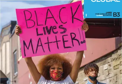  ??  ?? #BLACKLIVES­MATTER. Consigna con la que se iniciaron las protestas luego de que la justicia exculpara al policía que mató a Trayvon Martin, en 2013.
