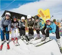  ??  ?? Ein Tag mit Ski, Konzerten und viel Spaß im Schnee: Rund um die Kesselalm der Planai ging es am Antenne-schulskita­g rund JÖRGLER, BALLGUIDE/ PAJMAN/GROßSCHÄDL