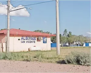  ??  ?? EL ALBERGUE San Vicente ayuda a migrantes a pasar la noche