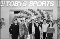  ??  ?? Bb. Pilipinas Globe and volleyball star Michelle Gumabao, Quorum Internatio­nal president Toby Claudio and Ateneo Blue Eagles basketball star Thirdy Ravena (3rd, 4th and 6th from left, respective­ly) officially opened Toby’s Sports Ayala Malls Feliz, its...