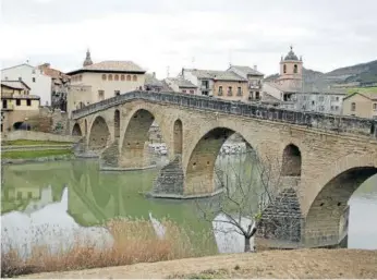  ?? Foto: Javier Bergasa ?? Vista del puente viejo de la localidad.