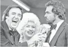  ??  ?? Jim Nabors, left, Dolly Parton and Reynolds at the premiere of “The Best Little Whorehouse in Texas.”