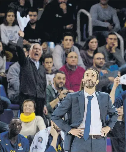  ?? FOTO: MANEL MONTILLA ?? Sito Alonso, entrenador del Barça, durante el último encuentro del equipo azulgrana en el Palau, saldado con derrota