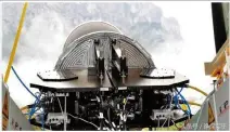  ??  ?? 雷锡思公司的高功率微­波武器（HPM），能以几毫秒的时间间隔­发射微波，更有效地清除无人机