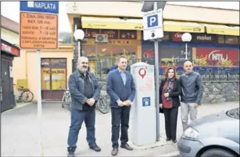  ??  ?? Rad aplikacije predstavil­i su gradonačel­nik Požege Darko Puljašić, direktor Komunalca Anto Bekić i voditelj Službe naplate parkiranja Željko MekićDelić