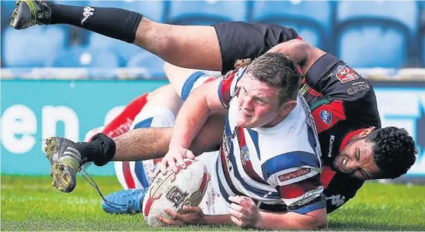  ?? Jackie Meredith ?? Jono Smith was on the scoresheet for Hornets at Dewsbury - one of few highlights on an afternoon to forget for Alan Kilshaw’s men