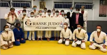  ?? DR ?? Photo de famille pour le nouveau club de Grasse Judo réservé aux combattant­s des  clubs grassois.