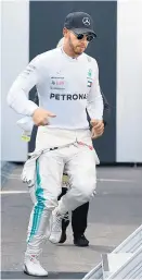  ?? Foto: APA / AFP / Lluis Gene ?? Lewis Hamilton wird es auch in dieser Saison stets eilig haben. Melbourne