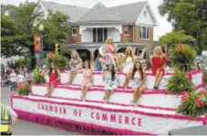  ?? FACEBOOK. COM PHOTO ?? The highlight of the annual Tennessee Strawberry Festival is the Saturday afternoon parade through downtown Dayton, Tenn. The Dayton Chamber of Commerce entered this float in the 2017 parade.