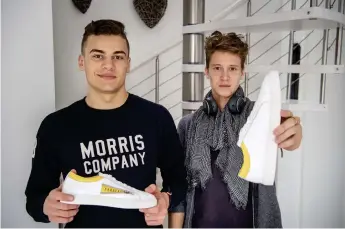  ?? Bild: JARI VÄLITALO ?? UNGA ENTREPRENÖ­RER. Ensar Bujupi och Colin Hammarberg hoppas att kunna slå sig in på marknaden med sina egendesign­ade sneakers.