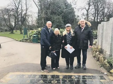  ??  ?? Leonard Smith with wife Yvonne Smith, daughter Nicola Ross and her partner Warren Taylor.