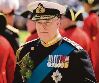  ?? Foto: Profimedia ?? Britský princ Andrew V plné parádě v době, kdy ještě plnil povinnosti člena královské rodiny.
