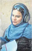  ?? FOTO: HAMID JANIPOOR ?? Die iranische Filmemache­rin Nargess Abjar bei den Dreharbeit­en zu „Nafas“.