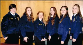  ?? PHOTOS BY LYNN KUTTER ENTERPRISE-LEADER ?? Members of the Farmington High FFA parliament­ary procedures team: chairman Caleb Lipford, left, Autumn Gregg, Abby Dismang, Emma Holman, Jessika Calhoun and Hope Coffman. Gregg was substituti­ng at the open competitio­n for the day. She also competed in...