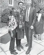  ??  ?? Dante de Blasio with his parents, New York Mayor Bill de Blasio and first lady Chirlane McCray, at Yale in May.