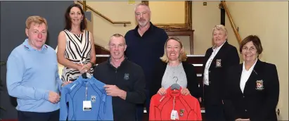  ??  ?? Vince Casey (left) presenting first prize in the Vince Casey Life and Pensions Mixed Competitio­n to winners Denis Cronin and Lisa Kerfoot with Marguerita Mulcahy Club President Anne Looney Lady Captain and (back left) Lorna O’Leary and Tim Healy 2nd at Killarney Golf and Fishing Club, Killarney reecently Photo b y Michelle Cooper Galvin