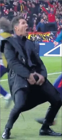  ??  ?? EL MOMENTO. Simeone celebró así el gol de Giménez a la Juve.