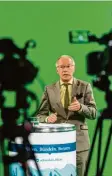  ?? Foto: Rico Grund, IHK Augsburg ?? Politikwis­senschaftl­er Karl‰Rudolf Korte betont die Chancen für eine neue Koaliti‰ on.