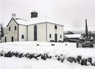  ??  ?? Chilly A snow-covered Killin and Ardeonaig Parish Church