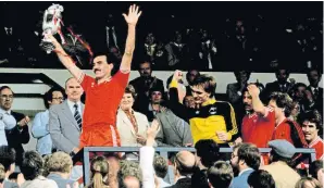  ??  ?? Willie Miller lifts the Scottish Cup after Aberdeen beat Rangers in 1982