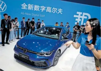  ?? ?? Volkswagen Golf 8, en el Salón del Automóvil de Pekín de septiembre de 2020. REUTERS