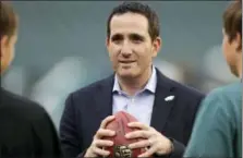  ?? THE ASSOCIATED PRESS FILE ?? All Eagles general manager Howie Roseman did was make a trade to fill a need at cornerback last week. Since then, the Eagles and Carson Wentz have seemingly had a tough time of it on the practice field.