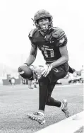  ?? Joe Buvid / Contributo­r ?? Shadow Creek’s Seth Jones catches a TD pass in the playoffs.