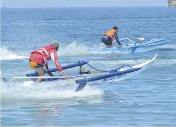  ?? IAN PAUL CORDERO/PN ?? While “Bangkarera” is a Paraw Regatta novelty, it is not in Nueva Valencia, Guimaras, according to Mayor Emmanuel Galila. The local government of Nueva Valencia started holding this kind of boat race in 2014.