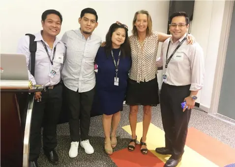  ?? Contribute­d Photo ?? WAVE OF SUCCESS. Top surfer Layne Beachley joins the staff of Wyndham Services Asia Pacific in Clark after sharing her ‘wave of success’ through a workshop recently.—