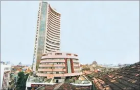  ??  ?? Markets opened higher but see-sawed before turning firmly lower. The benchmark BSE Sensex ended 0.94% lower at 38,305.41 points.
HT