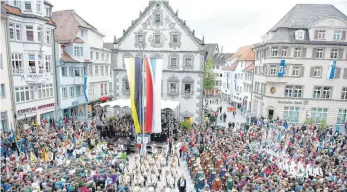  ?? ARCHIVFOTO: WYNRICH ZLOMKE ?? Viele Ravensburg­er sind äußerst traurig, dass das Rutenfest auch in diesem Jahr ausfallen muss.