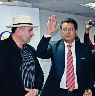  ?? WWW.CPCCS.GOB.EC ?? ►QUITO. Christian Cruz (d) fue elegido como presidente del Consejo de Participac­ión Ciudadana hace un mes; reemplazó a José Tuárez, cesado por la Asamblea.