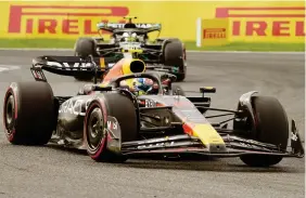  ?? ?? DECEPCIÓN. Sergio Pérez en la carrera de Japón, en donde tuvo que abandonar la carrera por un fallo en su coche.