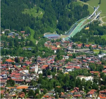  ?? Archivfoto: Ulrich Wagner ?? Oberstdorf will den Athleten bei der Nordischen Ski WM 2021 optimale Bedingunge­n bieten und will die Schanzen und Loipen im Ort umbauen.