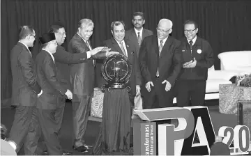  ??  ?? Zahid (fourth left) launching the Human Capital Psychology Conference 2017 at Putrajaya Internatio­nal Convention Centre. — Bernama photo