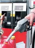  ?? FOTO: EL HERALDO ?? La gasolina súper pasó la barrera de los 90 lempiras.