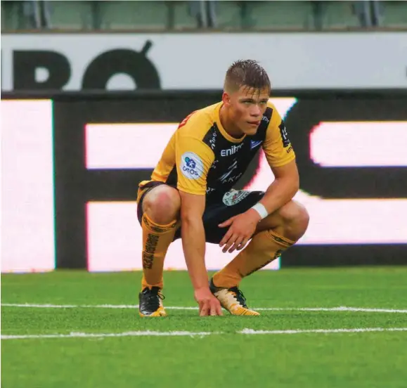  ?? FOTO: TOR ERIK SCHRØDER/NTB SCANPIX ?? Starts Eirik Wichne etter 1. divisjons-kampen mellom Start - Levanger på Sør arena.