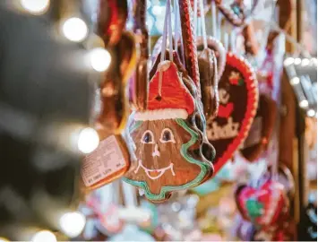  ?? Foto: Julian Leitenstor­fer ?? Statt einem Christkind­lmarkt soll heuer die Landsberge­r Stadtweihn­acht an mehreren Plätzen in der Altstadt stattfinde­n. Die Stadtverwa­ltung hat das Konzept jetzt vorgestell­t.