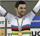  ??  ?? Champion du monde Élite de l’omnium mi-avril à Hong Kong, Benjamin Thomas a décroché deux jours plus tard le titre de l’Américaine avec Morgan Kneisky.