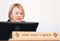  ?? ROBERTO E. ROSALES/JOURNAL ?? State District Judge Sarah Backus of Taos presides over the hearing of the compound case Aug. 13, 2018. Backus announced her retirement Tuesday.