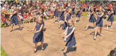  ?? FOTO: JENS GESCHKE ?? Die Jazztanz-Minis zeigten beim Sommerfest der TG Seitingen-Oberflacht einen Tanz.