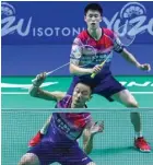  ?? ALLEX QOMARULLA/JAWA POS ?? MANTAN BINTANG: Zhang Nan (depan) dan Ou Xuan Yi masih berharap bisa menembus Olimpiade Tokyo 2020.