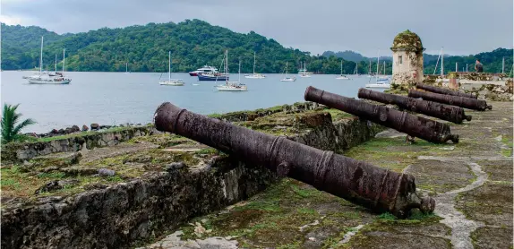  ??  ?? En las construcci­ones militares de Portobelo se usó toda la tecnología bélica del momento.