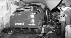  ?? Pramod Adhikari ?? The car inside the night shelter in Dalibagh area in Lucknow on Sunday.